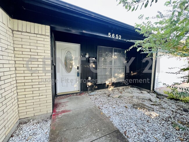 Beautifully Updated 5/3/2 in Fort Worth Fo... - Beautifully Updated 5/3/2 in Fort Worth Fo...