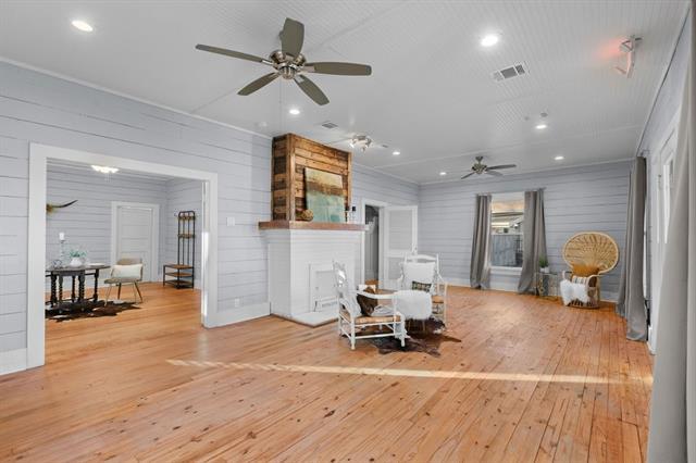 Photo - 915 N Center St