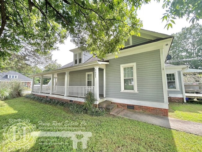 Photo - 1021 Dixie St