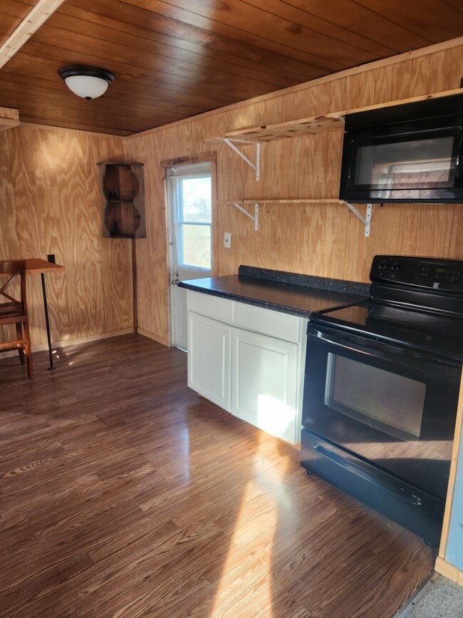 Photo - 9751 Winchester Ave