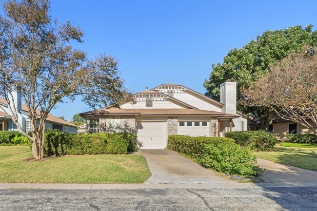 Building Photo - 11604 Norwegian Wood Dr