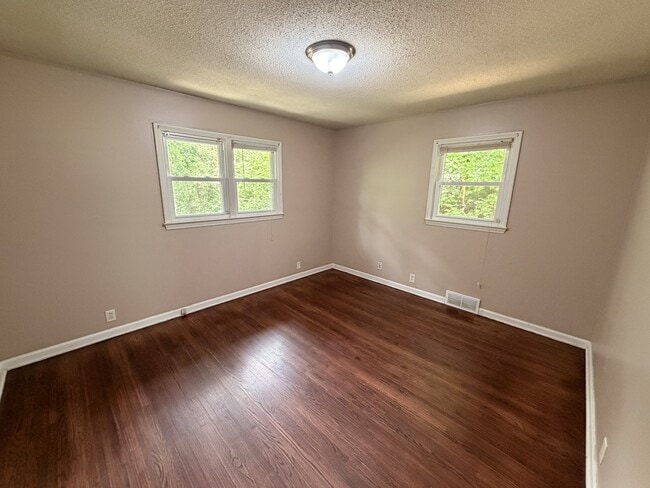 Photo - 4239 Redick Ave