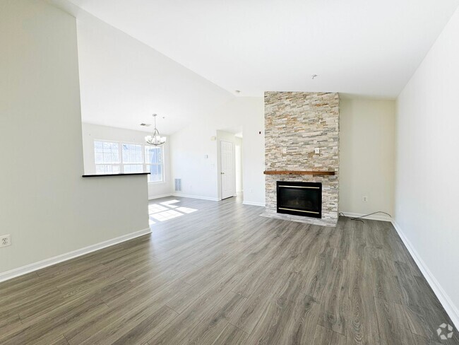 Building Photo - Fantastic 3 Bed 2 Bath Penthouse With Priv...