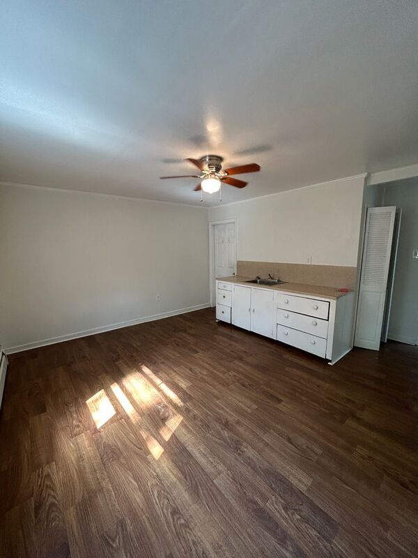 Photo - 305C N Boundary St