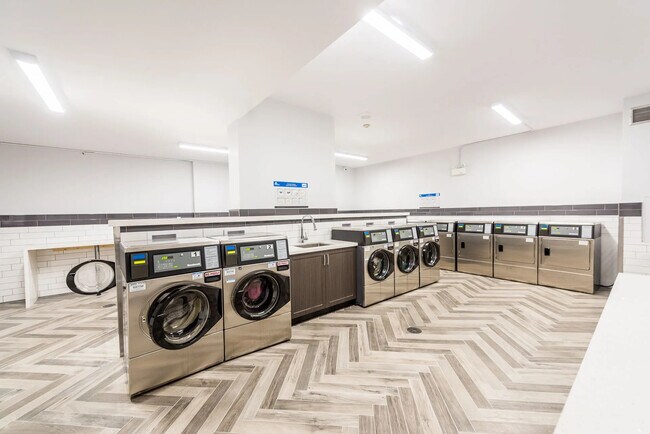 Photo - Lougheed Lodge