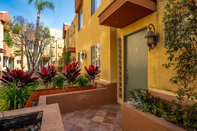 Building Photo - 5350 Sepulveda Blvd Unit 15