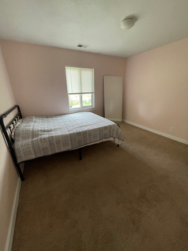 Building Photo - 6890 E 60th Pl Rental