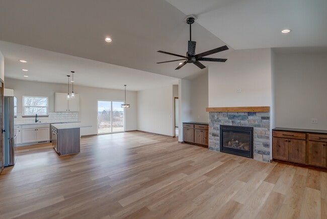 Photo - 103 Graelyn Cir