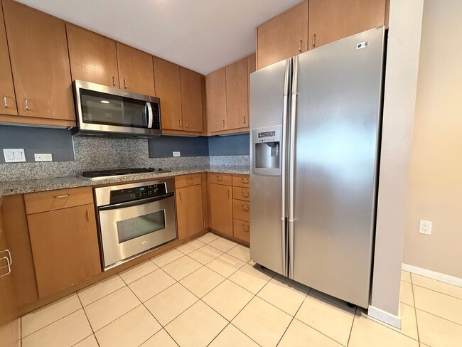 Photo - 875 G St