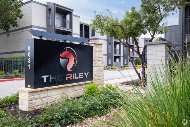 Signage - The Riley Apartments