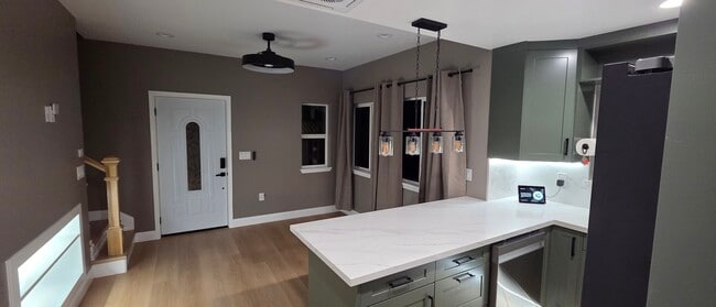 Photo - 471 Maplewood Ave