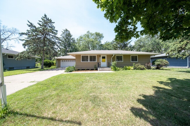 Photo - 10130 Fremont Ave S Casa