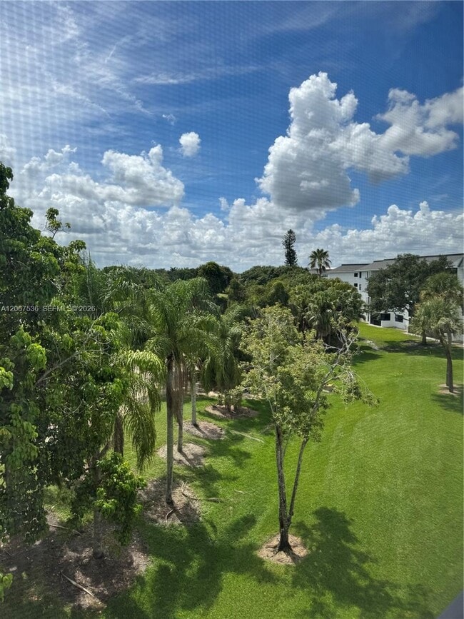 Photo - 16141 Blatt Blvd Unidad 408