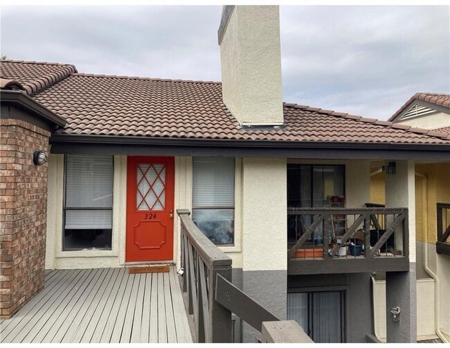 Building Photo - 806 W 24th St Unit 324