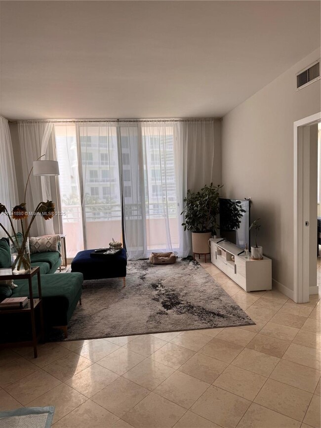 Building Photo - 888 Brickell Key Dr Unit 601 Rental