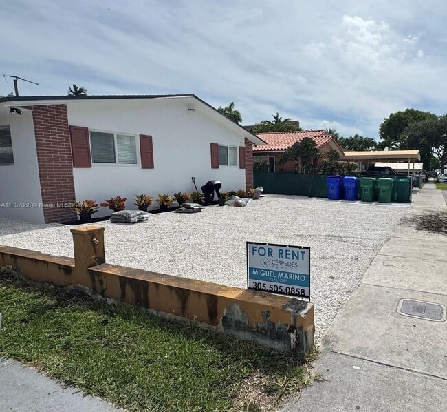 Building Photo - 3610 SW 25th Ter Unit 3612 Rental