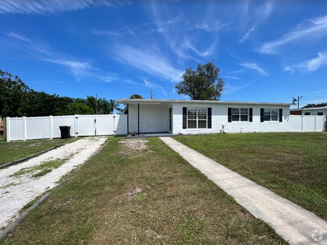 Building Photo - 1011 Bianca Dr NE Rental