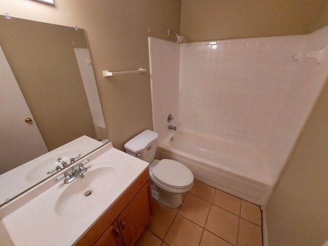 Photo - 2731 Willow Run