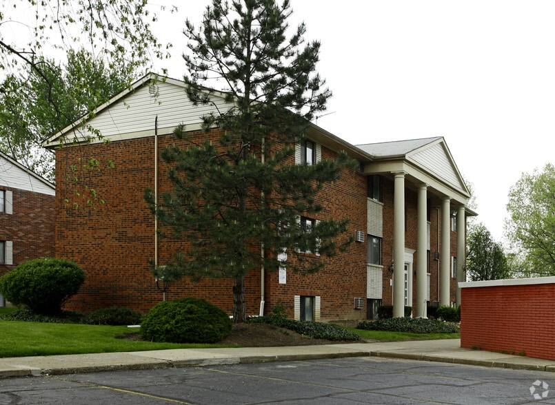 Arlington Square Apartments For Rent in Elyria, OH