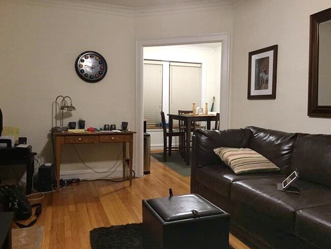 Photo - 927 W Oakdale Ave Unit 1H