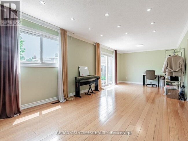 Photo - 7 Point O'Woods Dr