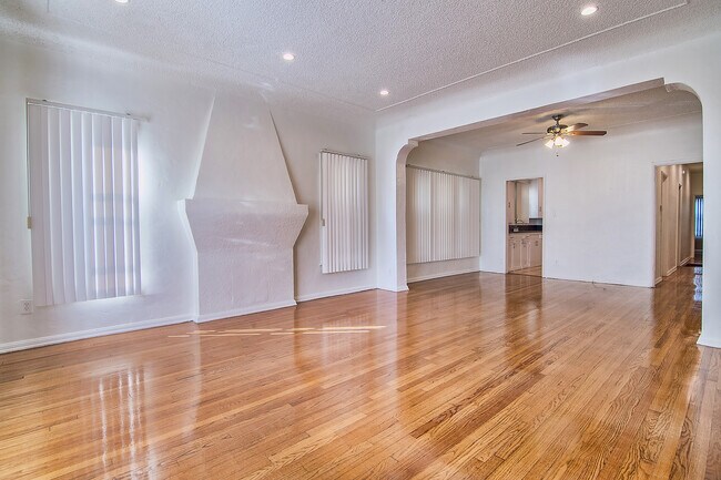 Photo - 1461 S Bedford St