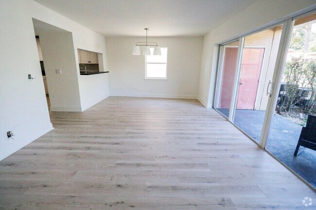 Building Photo - Spacious 2 Bedroom, 2 Bathroom Condominium... Unit 104
