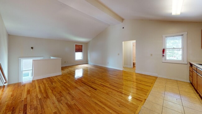 Photo - 242 E 18th Ave