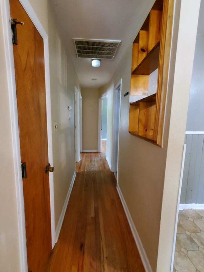 Photo - 1850 Dewsberry Pl