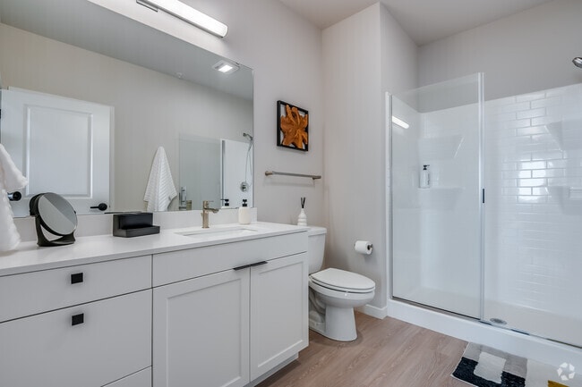 2BR, 2BA - 1,142SF - Bathroom