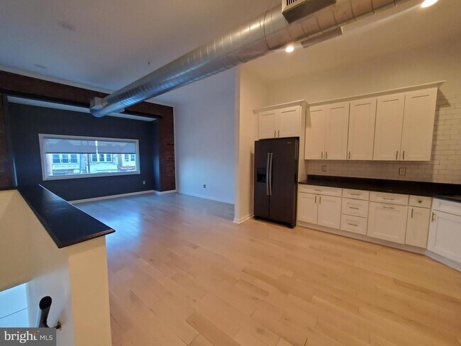Building Photo - 7242 Frankford Ave