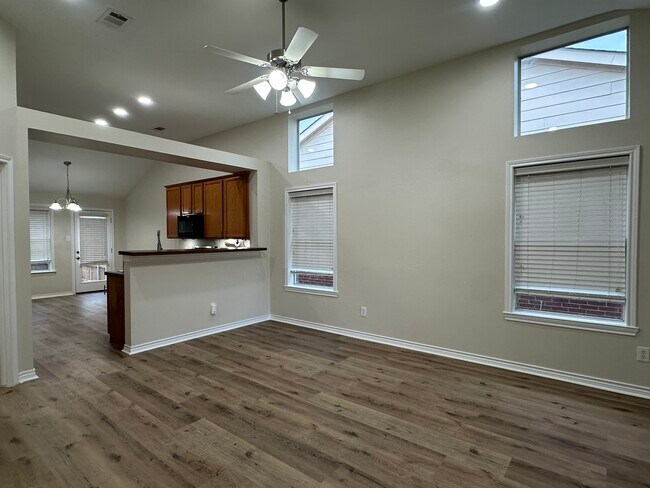 Photo - 9000 Eastwood Ave