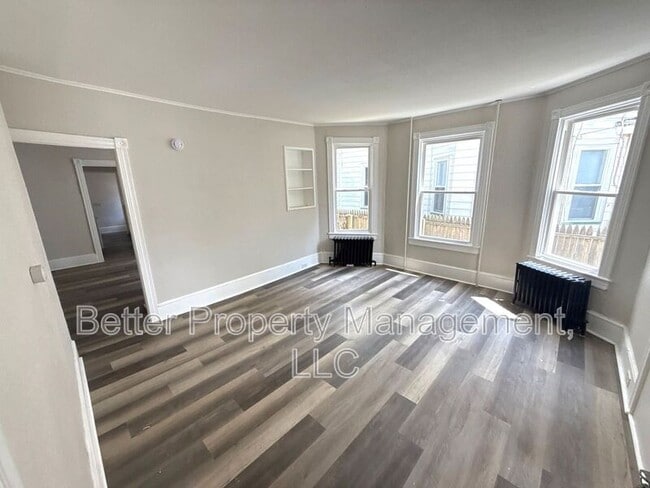 Building Photo - 98 W Main St Rental