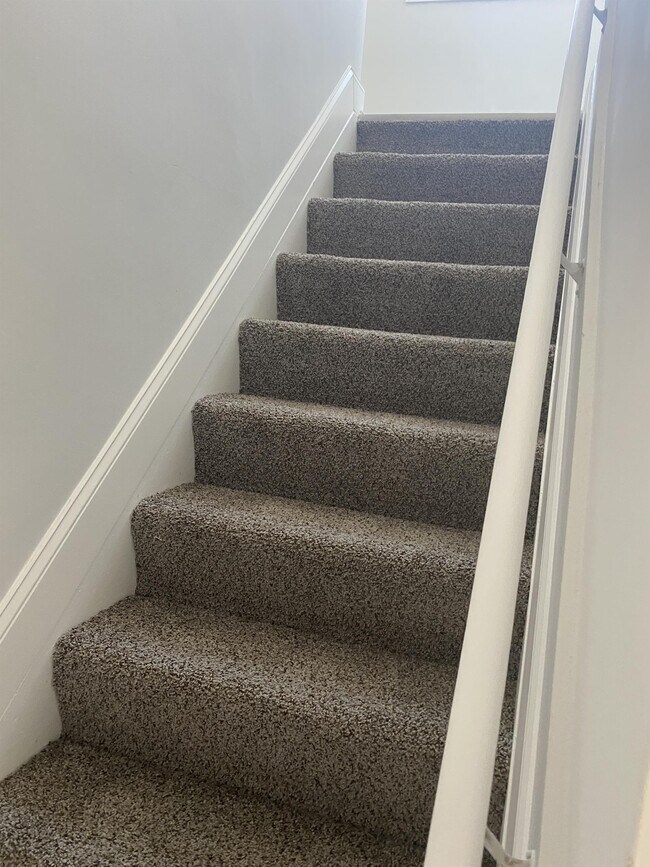 Photo - 400 Maple Ln