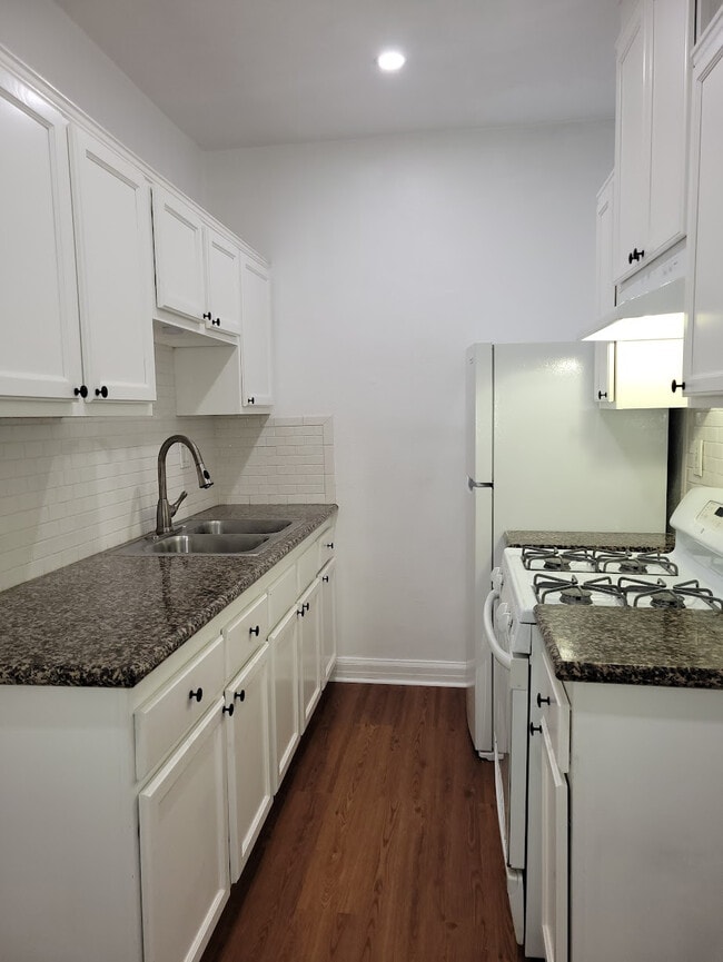 Building Photo - Sunfield Properties