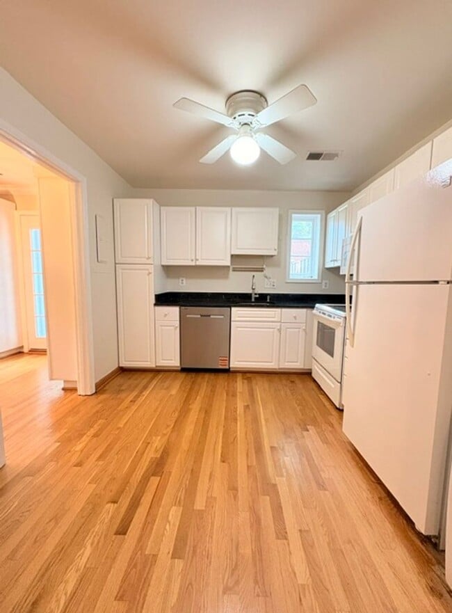 Photo - 6718 Kenwood Forest Ln
