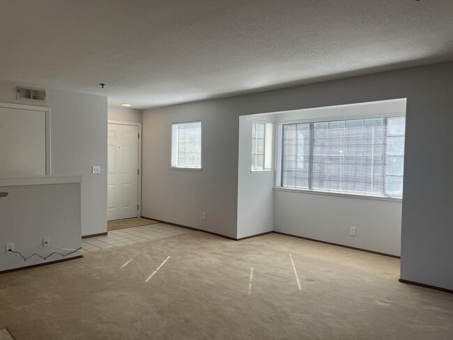 Photo - 190 Redhawk Rd