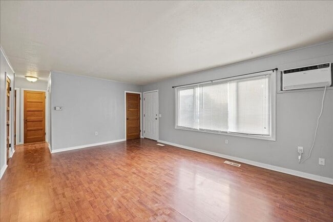 Photo - 1405/1407 Marshall Ave. Unidad 1407