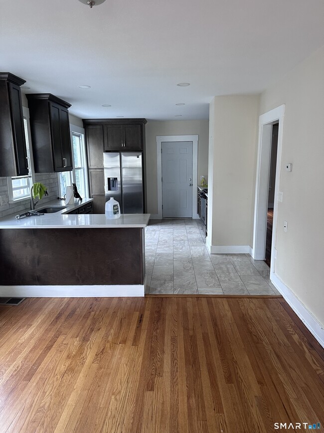 Photo - 64 Glemby St Unidad Second Floor