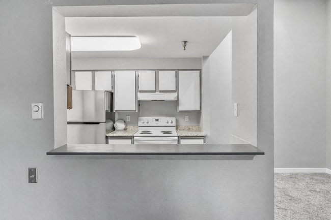 Photo - 2-Bedroom Condo with Vaulted Ceilings and Community Amenities in Everett