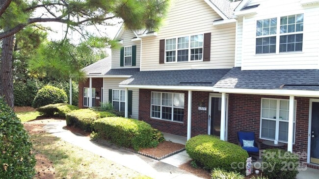Building Photo - 1777 Forest Side Ln Rental