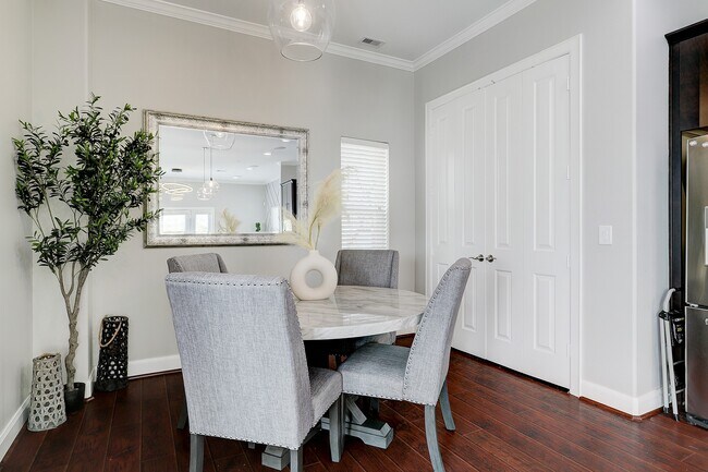 Photo - 1206 Cushing St