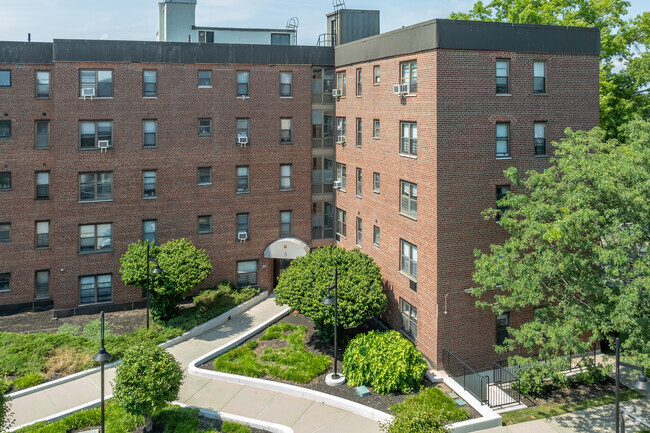 Building Photo - Harbor House