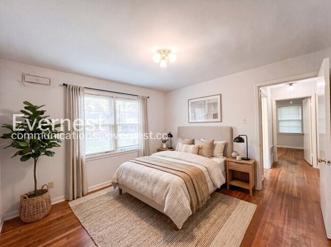 Photo - 4984 Welchshire Ave