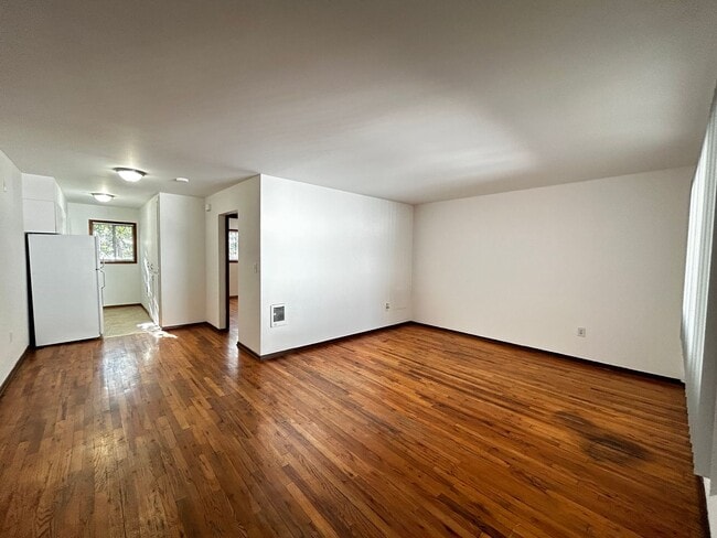 Building Photo - 1218 W Tenth Ave Unit #7 Rental
