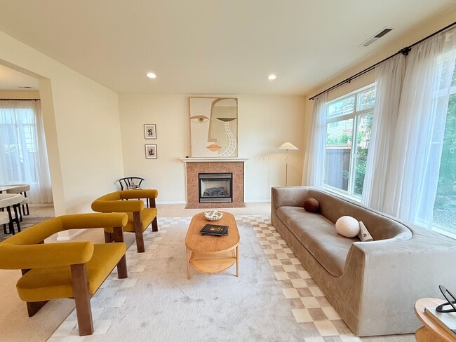 Photo - For Rent – Bright & Spacious Home with Bonus Room