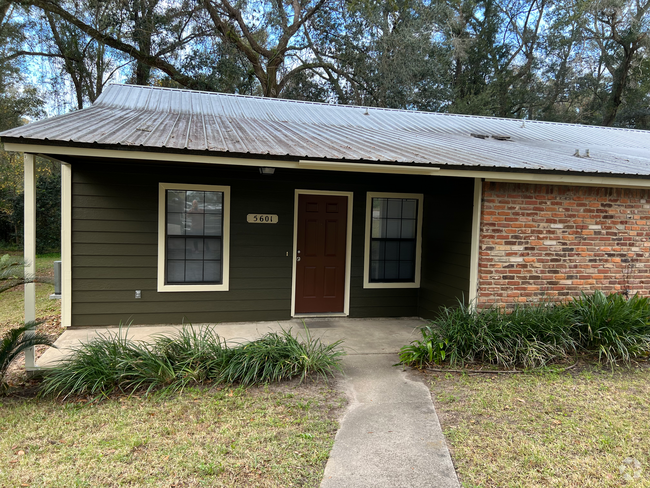 Building Photo - 6F Lumberjack Lane Rental