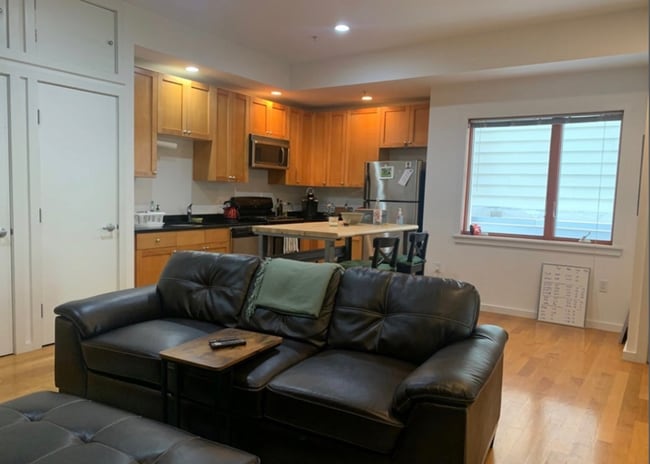 Building Photo - 6 Beech St Unit 201 Rental