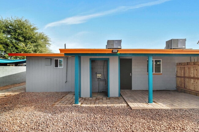 Photo - 1 Bedroom | 1 Bathroom | Private Backyard ... Unit B1