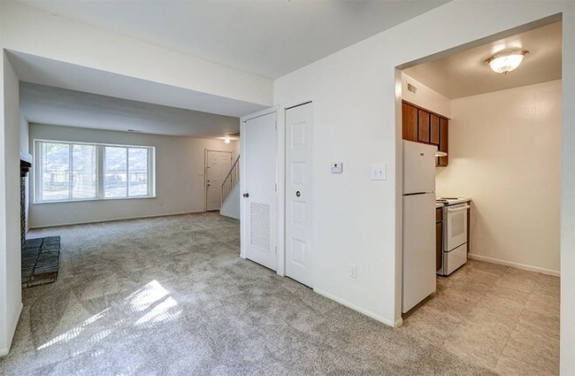 Townhome Dining Room at The Woods of Eagle Creek